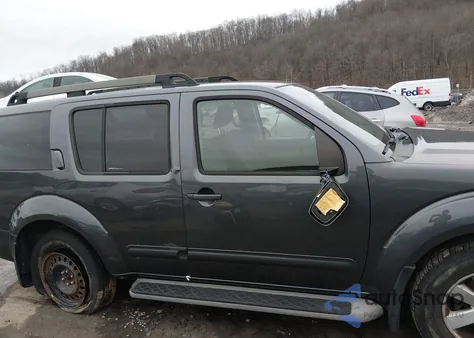 2011 Nissan Pathfinder Sv z USA, uszkodzony, nr VIN 5N1AR1NB8BC611885